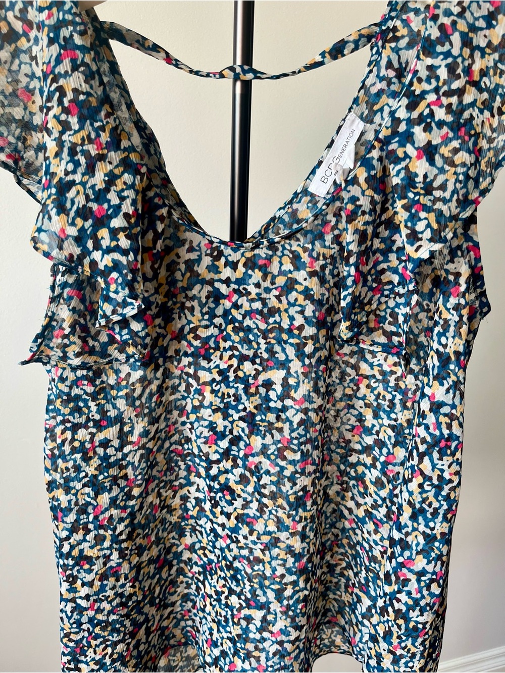BCBGeneration Boho Sheer Ruffle Sleeve Floral Blouse Cottagecore US L - Picture 3 of 11